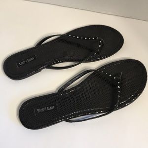 White House Black Market black flip flop sandals